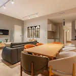 Elegant 3-room Air-conditioned In The Heart Of 10 Paris