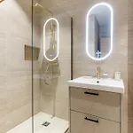 Elegant 3-room Air-conditioned In The Heart Of 10 *