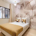 Elegant 3-room Air-conditioned In The Heart Of 10 Paris