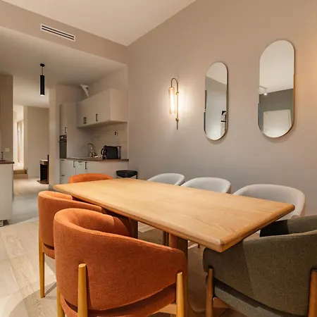 Apartmán Elegant 3-room Air-conditioned In The Heart Of 10