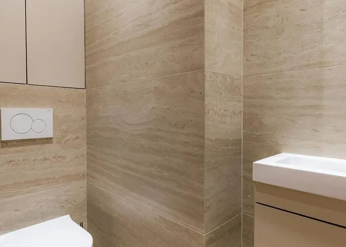 Elegant 3-room Air-conditioned In The Heart Of 10 Apartmán *